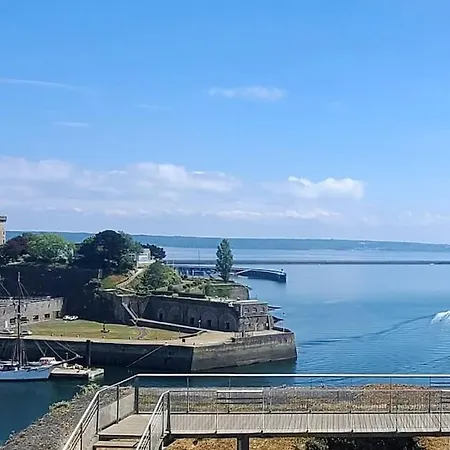 Bouga Inville Vue Sur Et Chateau Брест